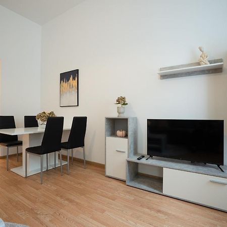 Apartment In The Central Area. 5 Minute'S Walk To The Danube. Vienna Exterior photo